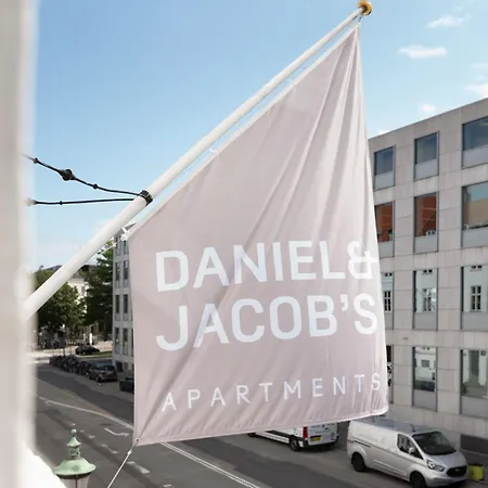 Royal Neighbors - 4 Bedrooms - 2 Bathrooms By Daniel&jacob's *