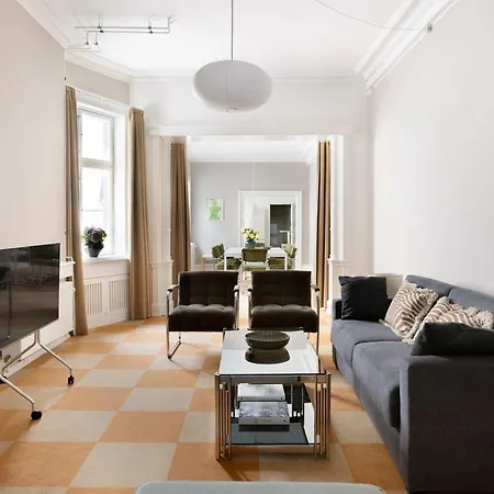 Royal Neighbors - 4 Bedrooms - 2 Bathrooms * Kodaň