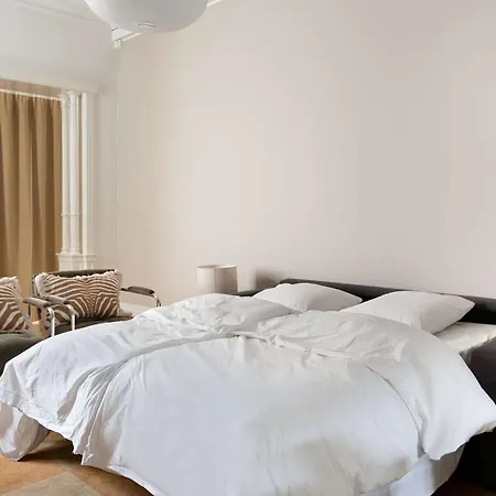 Royal Neighbors - 4 Bedrooms - 2 Bathrooms Apartmán *